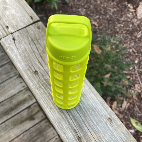 Ello Pure BPA-Free 20 oz. Glass Water Bottle with Lid - Picture 2 of 4